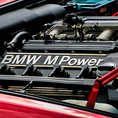 Reparacion de motores de coches.