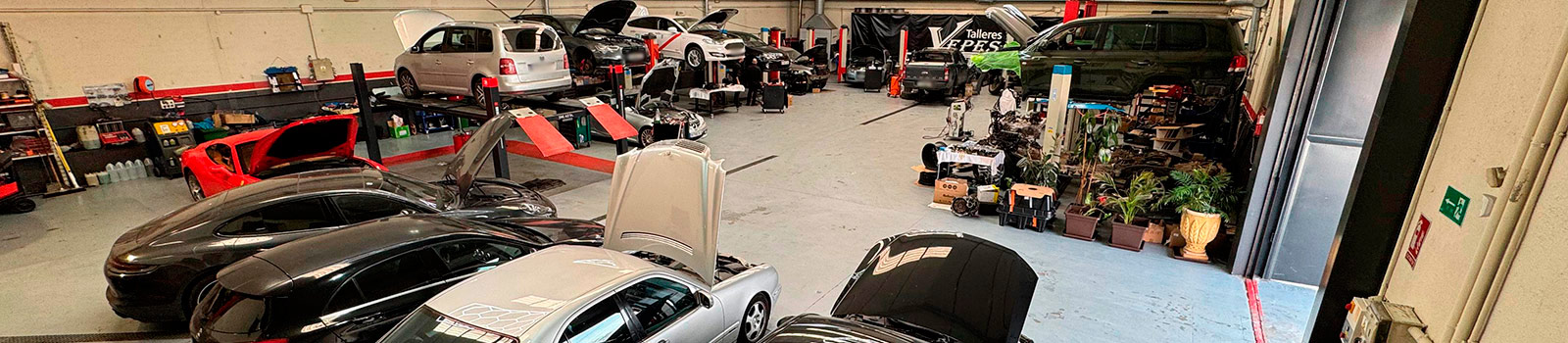 Taller mecanico de coches multimarca.